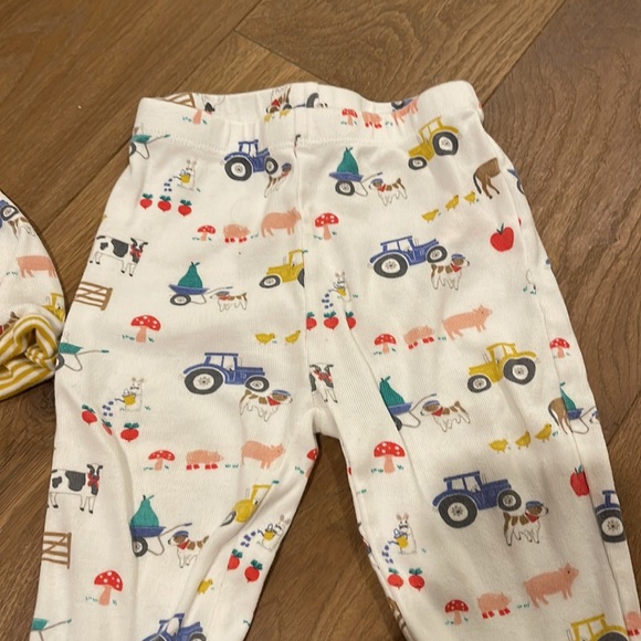 Baby Boden Farm Leggings and Hat Set 6-9 months - Picture 2 of 8